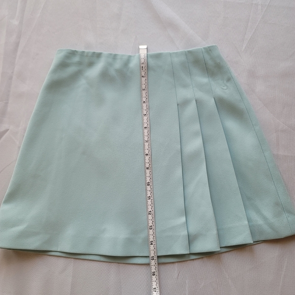 NWT Alice + Olivia Pleated Mini Skirt - size 0 - Picture 6 of 7